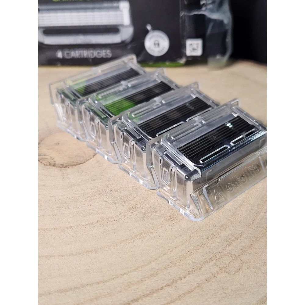 Gillette Labs Men's Razor Blade Refills with Exfoliating Bar, 4 Refills-SEE DESC
